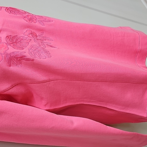 Tommy Bahama Pink Floral Embroidered  1/2 Zip. Terry Knit, New, Size Med - Picture 4 of 11